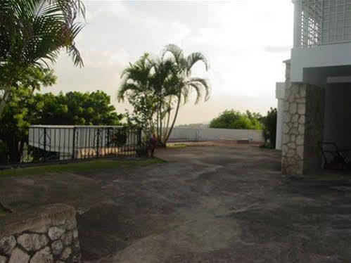 Hill Top Kingston Jamaica מראה חיצוני תמונה